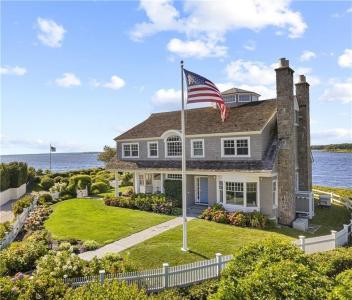 9 Arraquat Road, Westerly, Rhode Island 02891