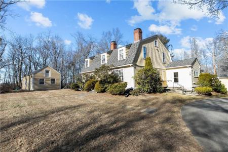 237 Commonwealth Avenue, Warwick, Rhode Island 02886