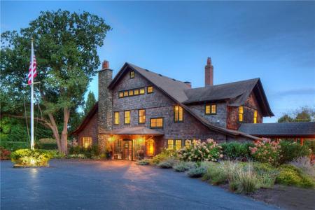 50 Eastover Road, Portsmouth, Rhode Island 02871