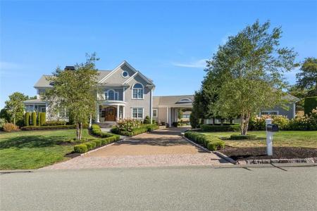 95 Devin Drive, Portsmouth, Rhode Island 02871