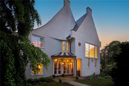 14 Leroy Avenue, Newport, Rhode Island 02840