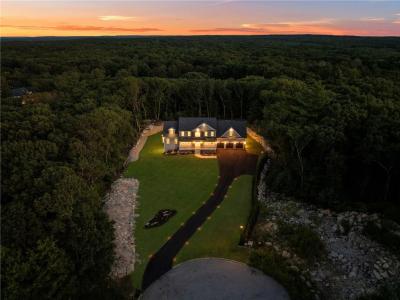 35 Beech Crest Road, East Greenwich, RI 02818, USA