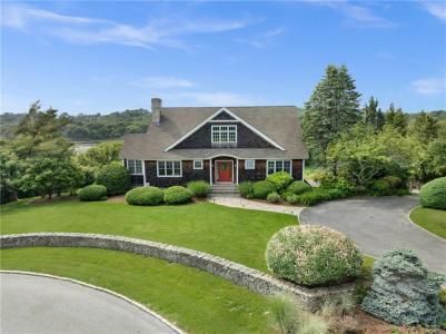 21 OCEAN HEIGHTS Road, Newport, Rhode Island 02840