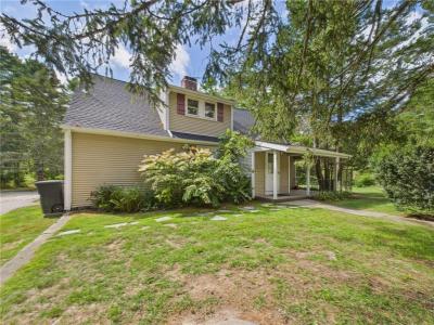 17 Pasquisett Trail, Charlestown, Rhode Island 02813