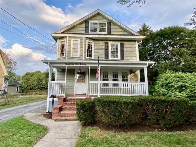 28 White Parkway, North Smithfield, Rhode Island 02896