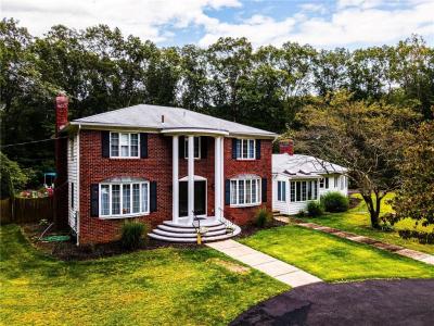 44 Heritage Drive, Warwick, Rhode Island 02818