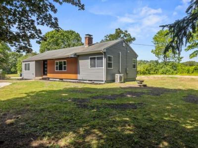 20 Maple Court, Hopkinton, Rhode Island 02804