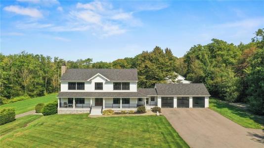 170 Saxony Avenue, Tiverton, Rhode Island 02878