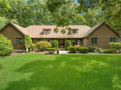 10 Oak Hill Drive, Lincoln, Rhode Island 02865