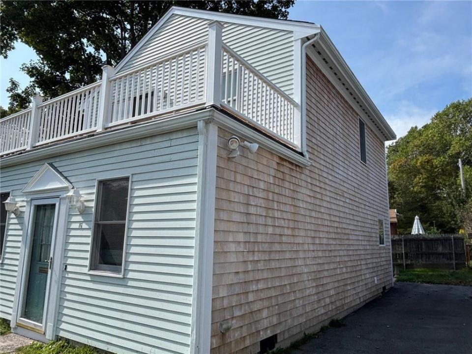 16 Cummings Road, Newport, Rhode Island 02840