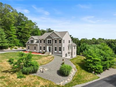 14 Longbrook Drive, Cumberland, RI 02864, USA
