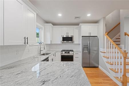 1 Old County Village Way E, Smithfield, Rhode Island 02917