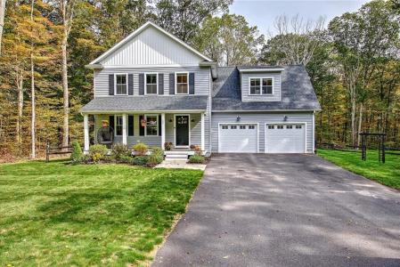 296 Twin Brook Lane, Coventry, RI 02816, USA