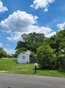 2611 Hiawatha Ave, Sanford, FL 32773