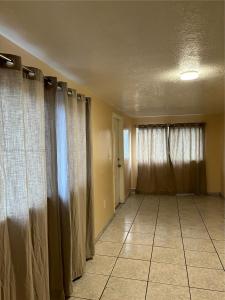 6570 W 5th Pl 1, Hialeah, FL 33012