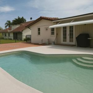 4010 Coral Springs Dr, Coral Springs, FL 33065