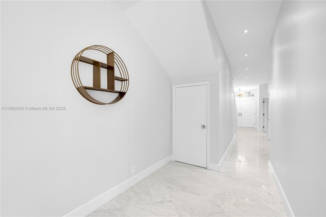 1558 NE Quayside Ter D10, Miami, FL 33138