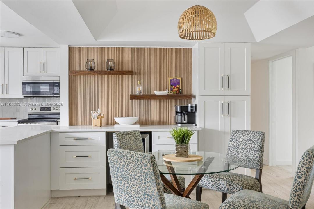 3286 Arcara Way 101, Lake Worth, FL 33467