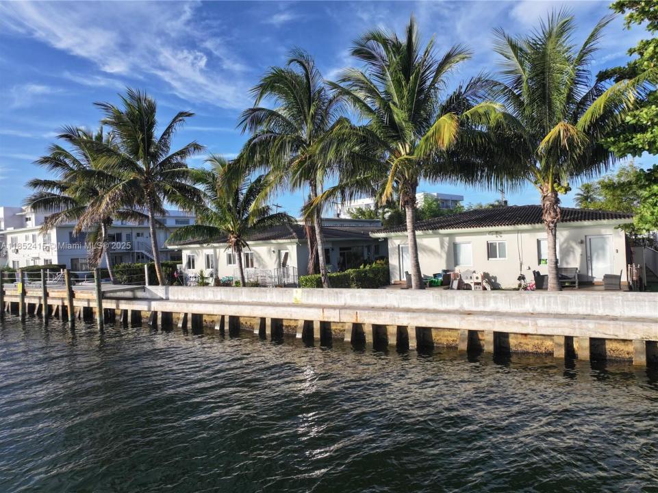 2200 Bay Dr 3, Miami Beach, FL 33141