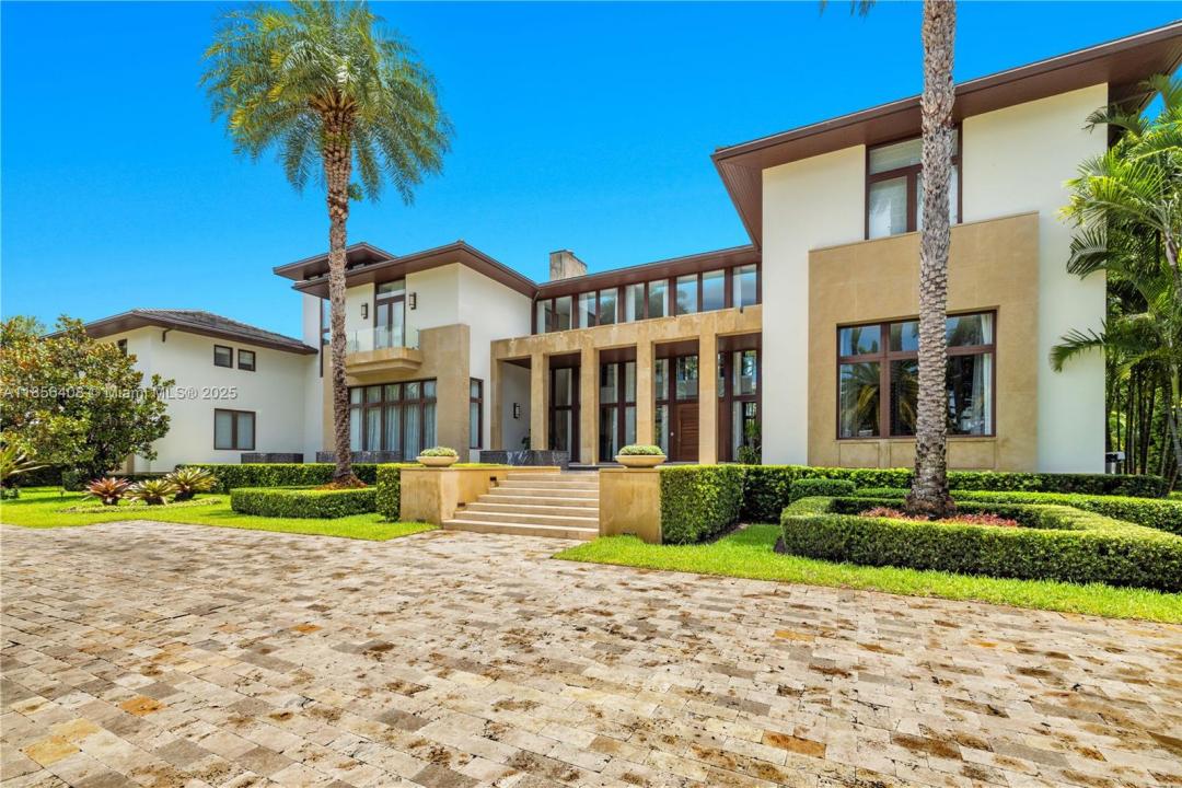 401 Arvida Pkwy ., Coral Gables, FL 33156