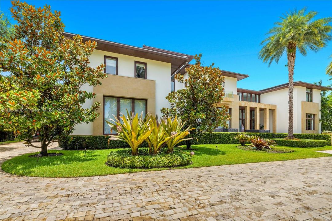 401 Arvida Pkwy ., Coral Gables, FL 33156