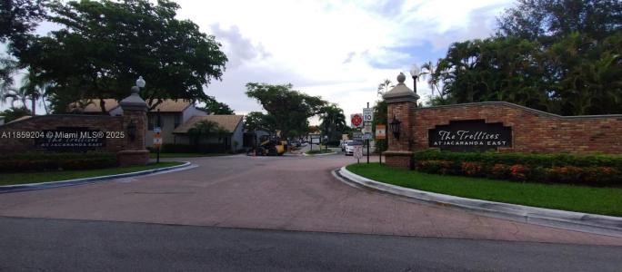 9719 N New River Canal Rd 308, Plantation, FL 33324