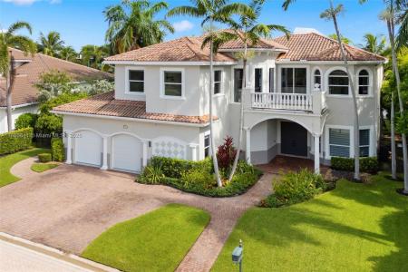 1031 Harbor Ct, Hollywood, FL 33019