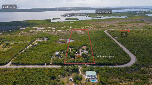 2231 Middle Torch Rd, Torch Key, FL 33042