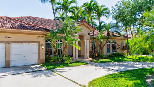 8366 SW 193rd St, Cutler Bay, FL 33157
