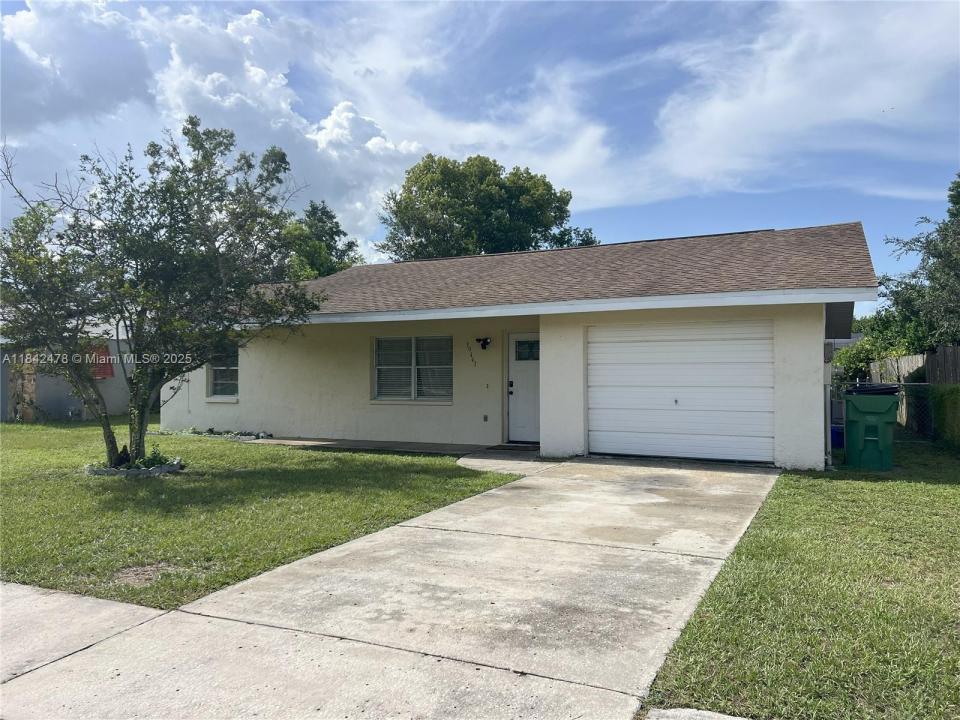 39443 8th Ave, Zephyrhills, FL 33542