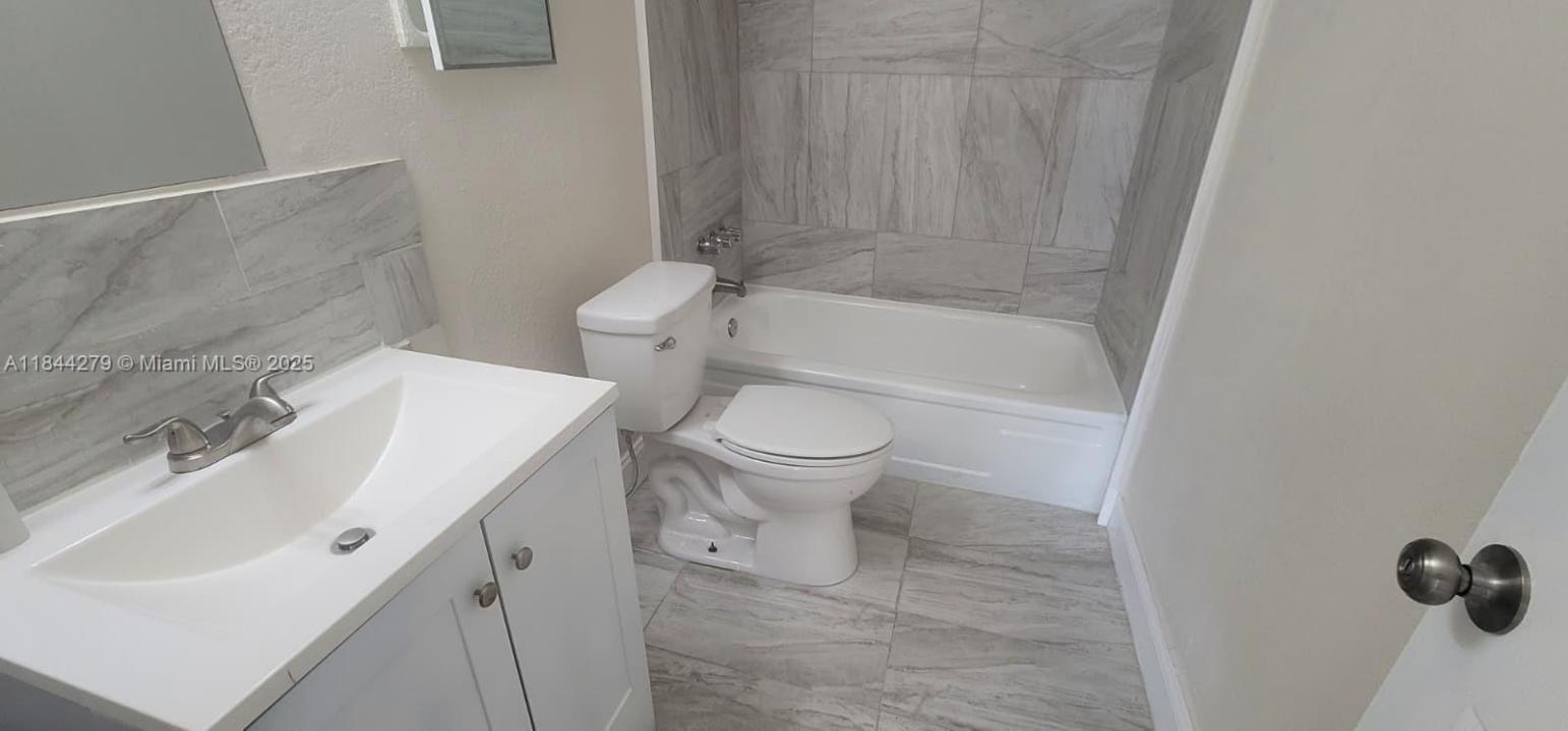 18250 NW 23rd Ave, Miami Gardens, FL 33056