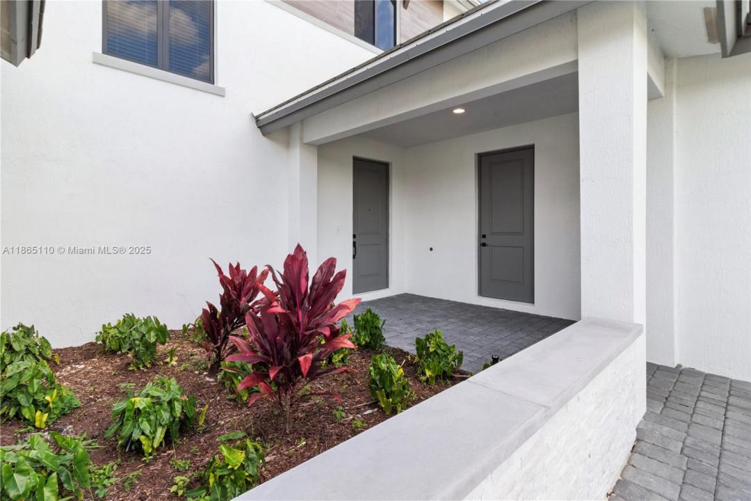 2391 SW 123rd Ter, Davie, FL 33325