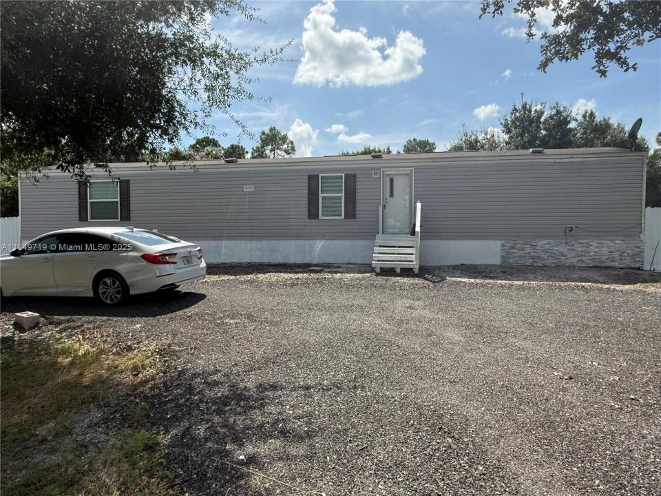 830 S KENNEL ST, Clewiston, FL 33440
