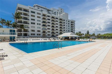5445 Collins Ave P2, Miami Beach, FL 33140