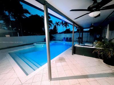 7750 NW 42nd st, Davie, FL 33024