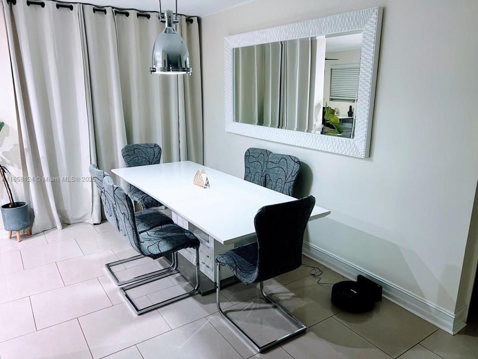 7750 NW 42nd st, Davie, FL 33024