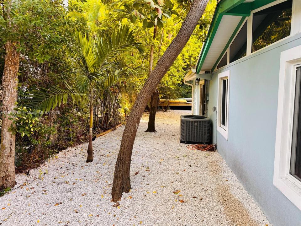 217 Gasparilla Dr, Key Largo, FL 33037