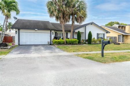 7354 NW 49th Ct, Lauderhill, FL 33319