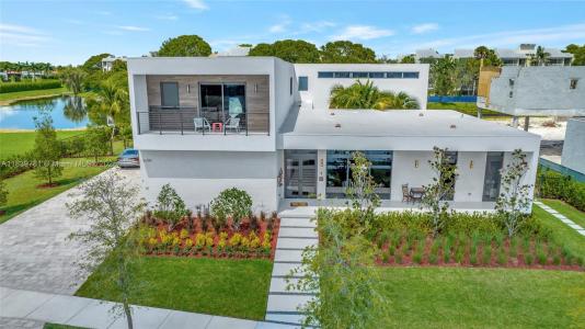 16709 Botaniko Dr N, Weston, FL 33326