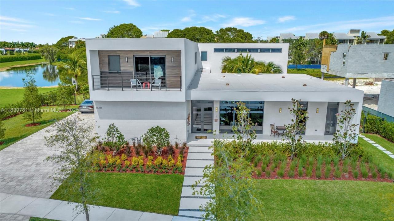 16709 Botaniko Dr N, Weston, FL 33326