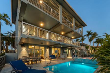172 Venetian Dr, Islamorada, FL 33036