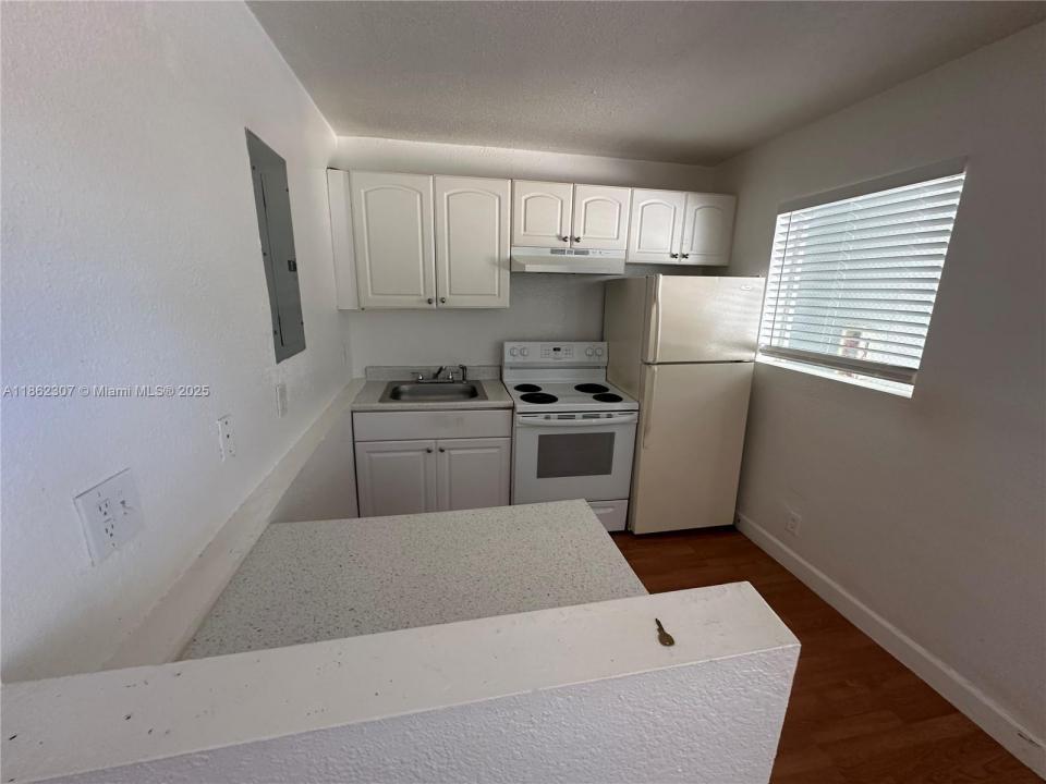 300 SW 4th Ct 3, Fort Lauderdale, FL 33315