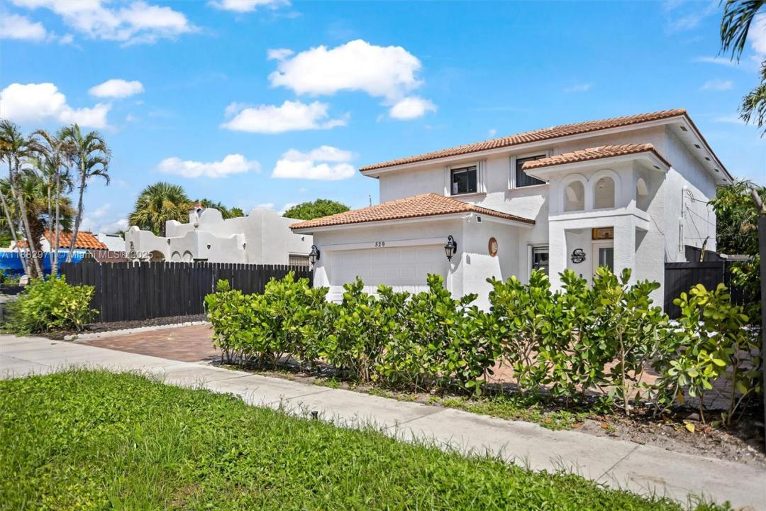 529 El Prado, West Palm Beach, FL 33405