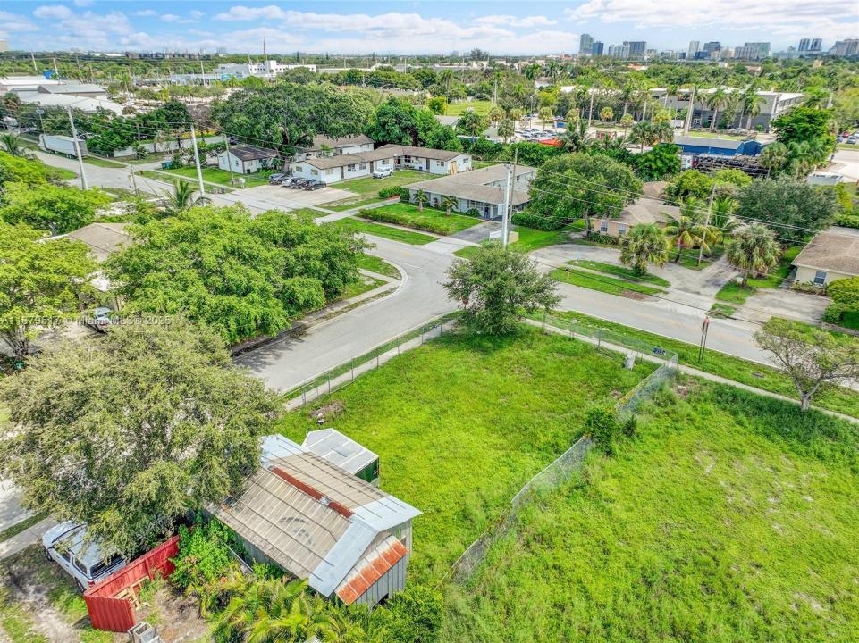 1819 Suwanee Dr, West Palm Beach, FL 33409