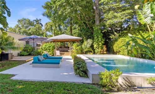 155 NW 86th St, El Portal, FL 33150