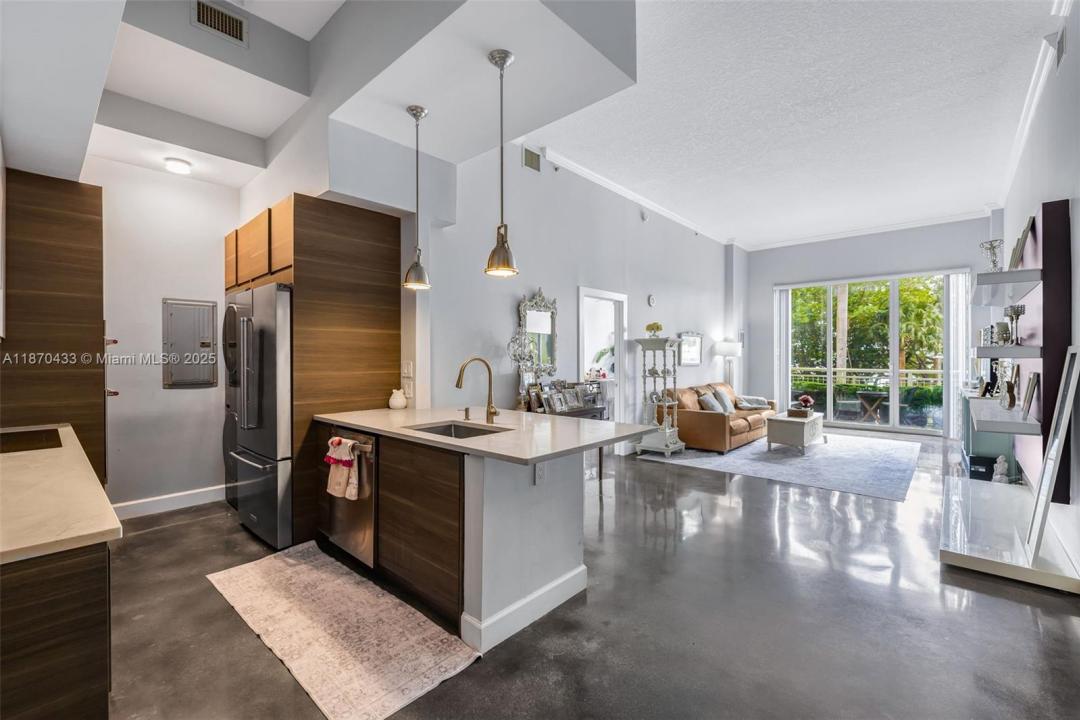 2000 N Bayshore Dr 114, Miami, FL 33137