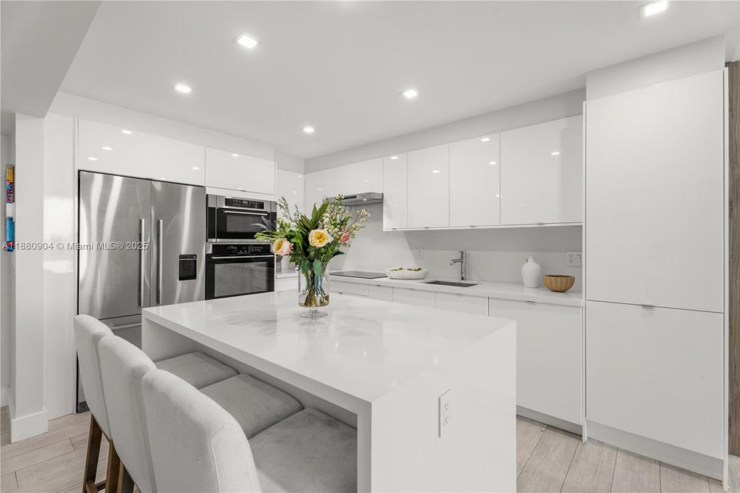 2301 Collins Ave 1523-24, Miami Beach, FL 33139