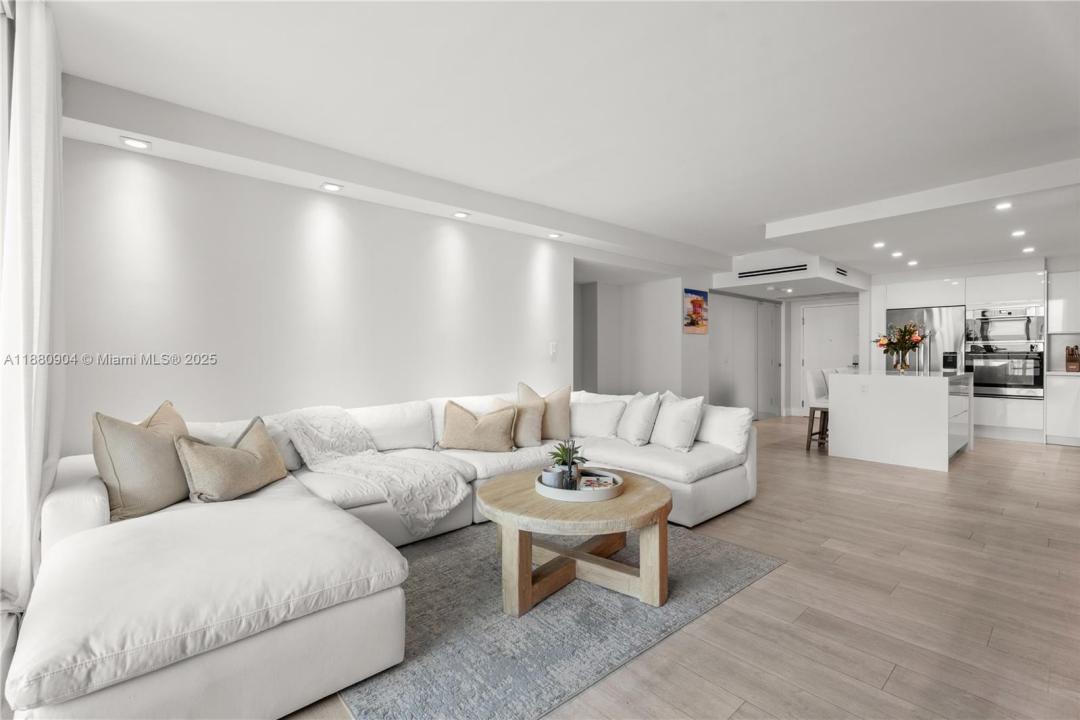 2301 Collins Ave 1523-24, Miami Beach, FL 33139