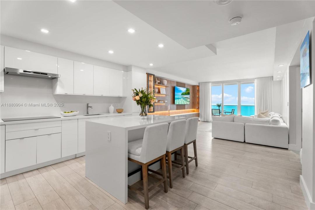 2301 Collins Ave 1523-24, Miami Beach, FL 33139