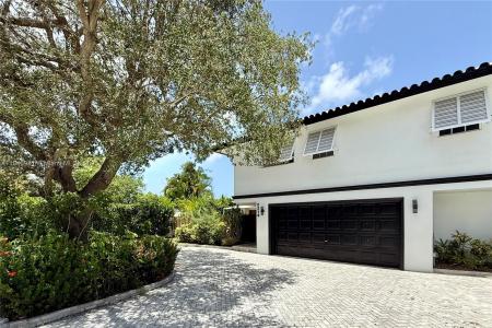 2216 NE 18th Ave, Wilton Manors, FL 33305